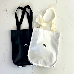 Lululemon Reusable shopping bags